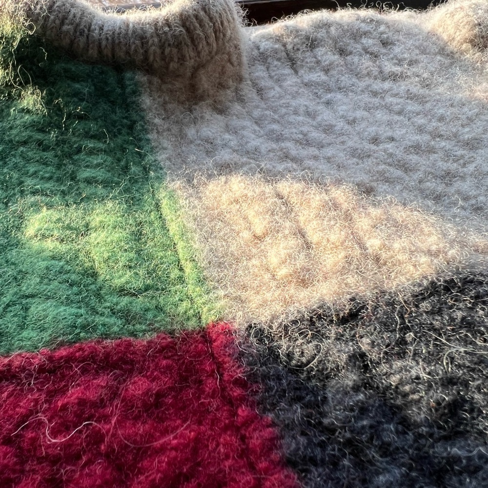 Toddler’s size Large. 100% pure Ireland wool, made in Ireland. Amazing colors. - Picture 8 of 8